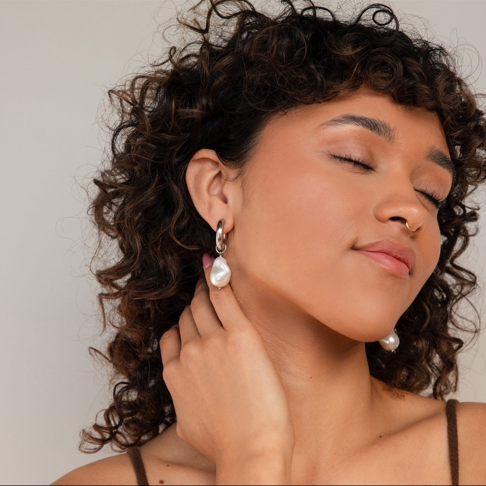 Gold Hoop Earrings with Irregular Pearl Drop 
Chic Statement Jewelry - Picture 5 of 13